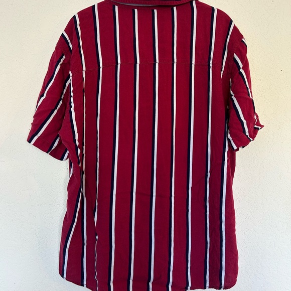 ❤️Free with Purchase❤️ UK button-up - Picture 4 of 12